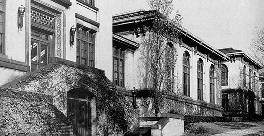 Image of Porter Hall in black and white